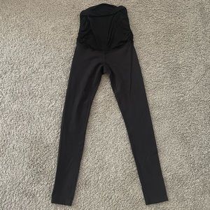 Beyond the bump black leggings.